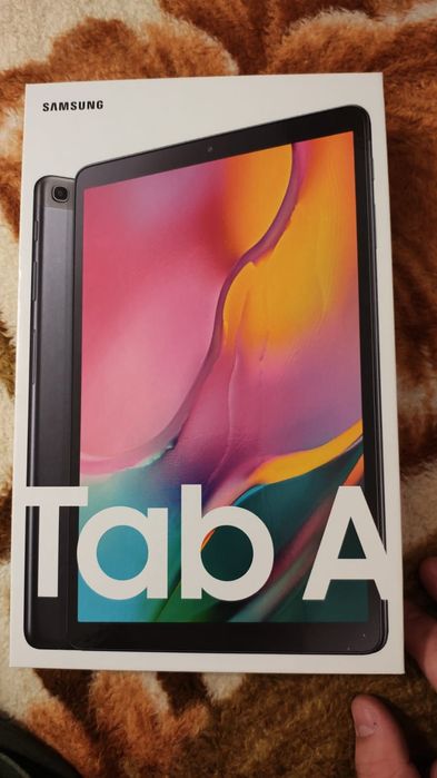 Tableta Samsung 10" cu slot de card si sim  + husa protectie in stare