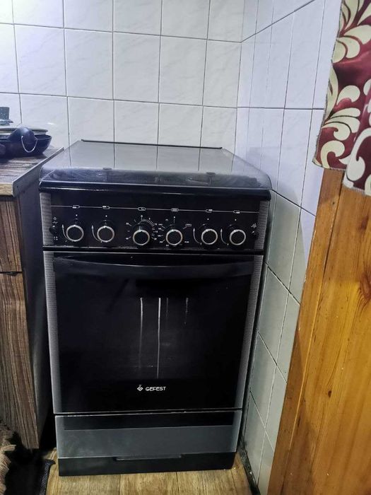 Продаётся плита в рабочем состоянии.