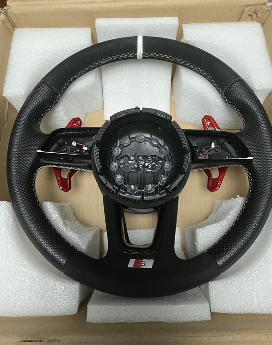 Volan Audi cu încălzire  piele alcantara si piele perforata