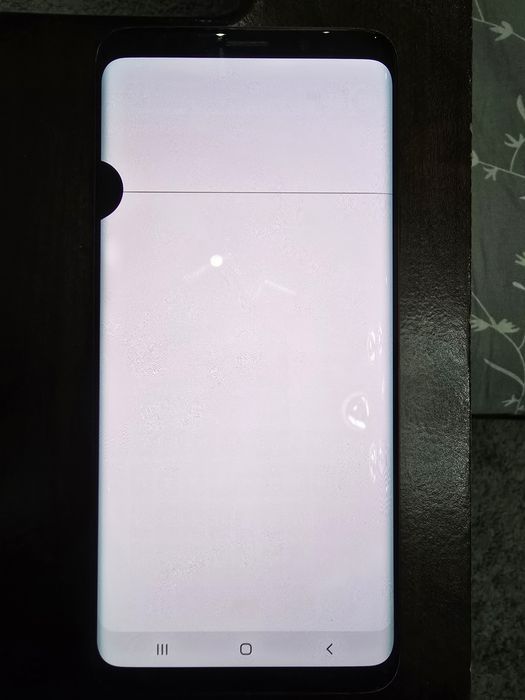 Продаётся телефон Samsung s9+