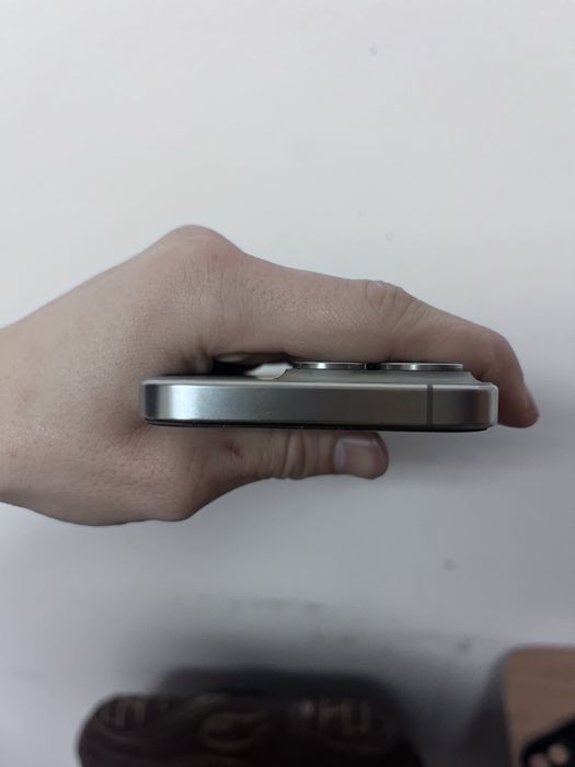 Айфон 15 про.