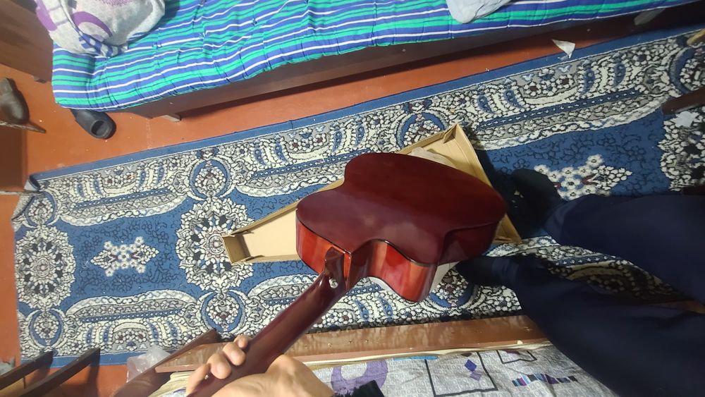 Gitara yangi classic