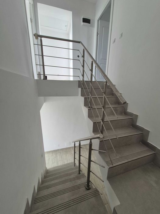 Vanzare vila cu 4 camere,2 bai,mansarda  locuibila 40 mp,curte 240 mp - cash,credit,apartament+diferenta