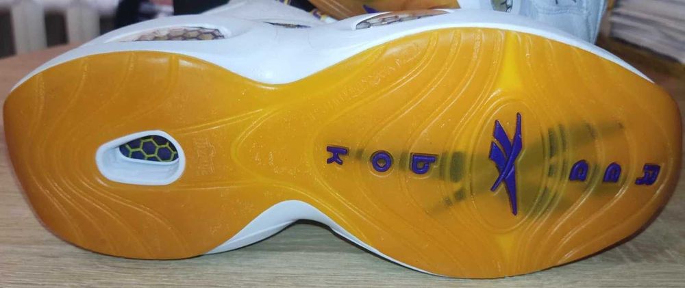 Баскетболни маратонки Reebok Question Mid 42/27cm