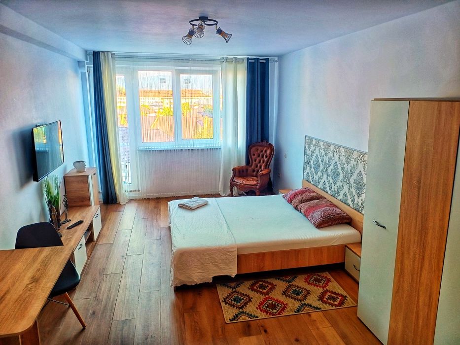 Închiriez garsonieră regim hotelier Piatra Neamț