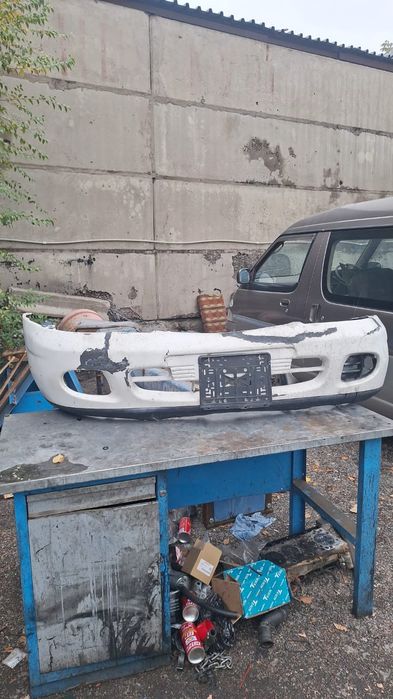 Бампер каризма продам