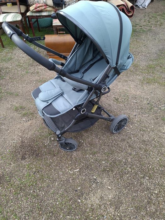 Продам детскую летнею коляску