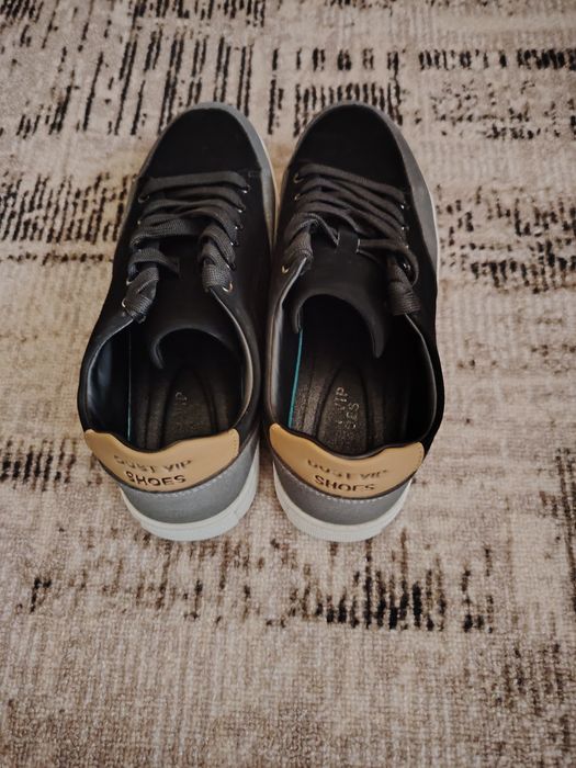 Продаю мужские кеды