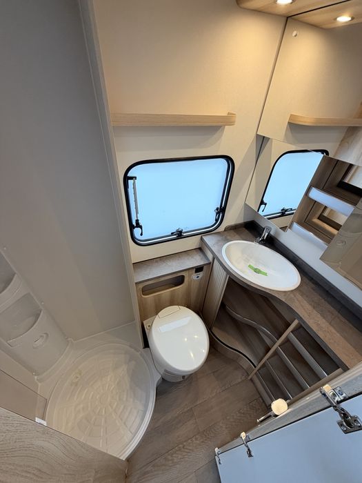 Rulotă nouă premium Hobby 545KMF DeLuxe 2026/ 6 pers/ baie cu dus separat