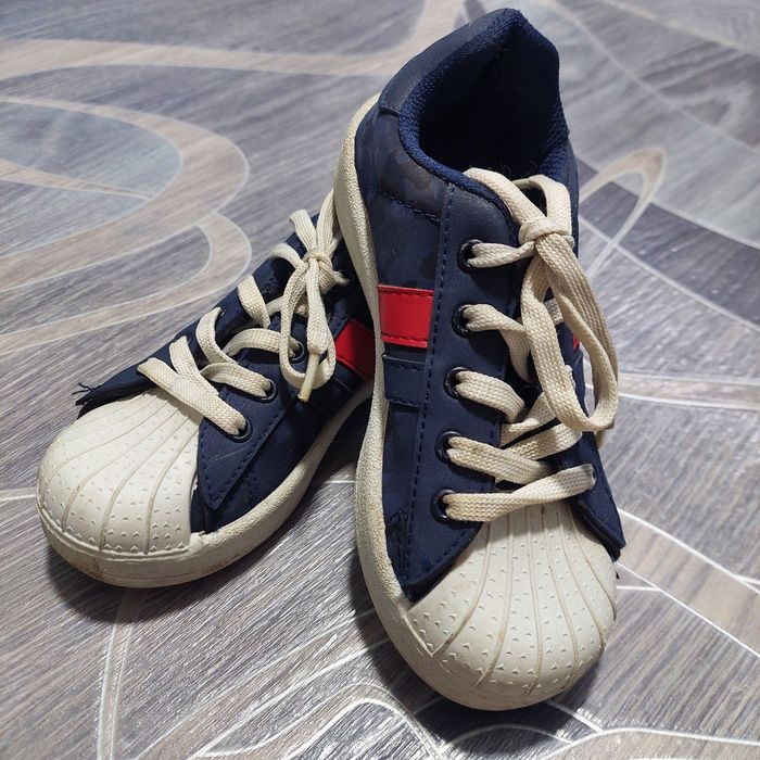 Продам кеды 28 р