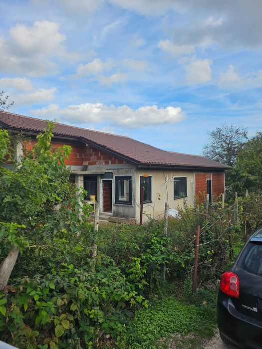 Продава се Къща в Добрич, Строител - 176 кв.м за 682 €/кв.м - Снимка #2