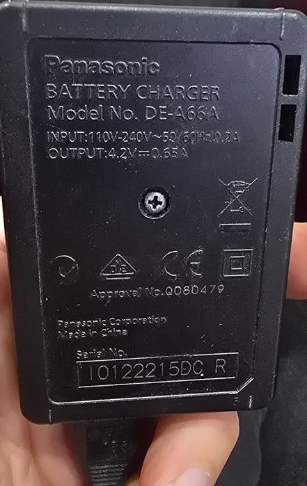 Panasonic Lumix DMC-ZX3 - compact digital, functional, stare buna