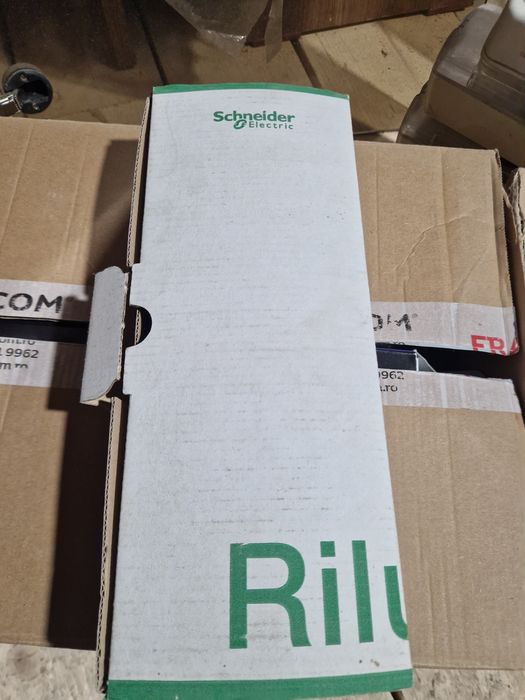 Corp de iluminat de emergenta schneider