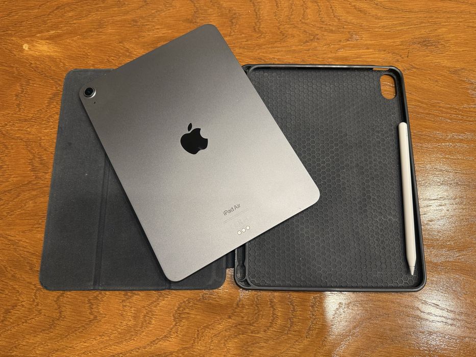 Ipad air m1 de 11 inch in stare perfecta de functionare