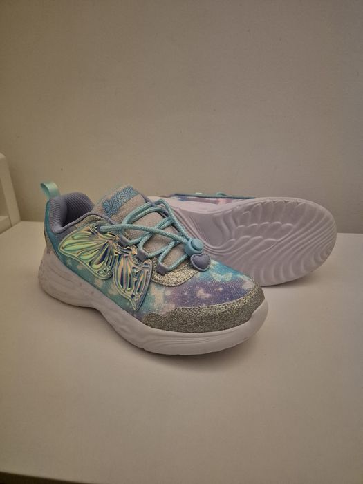 Încălțăminte sport Skechers in stare foarte buna.