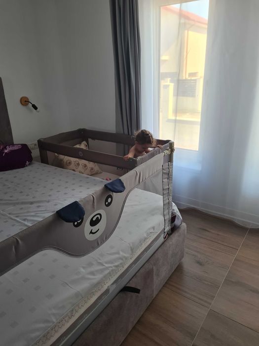 Patut de lemn si unul de voiaj