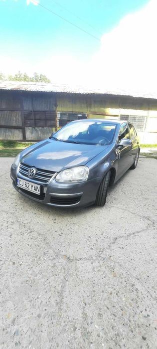 Vând Volkswagen Jetta 1.6 diesel. An 2010