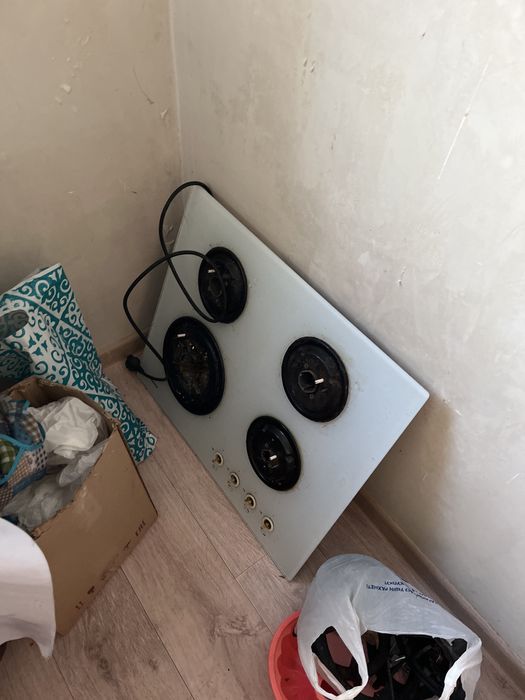 Продам духовку, поверхность в подарок