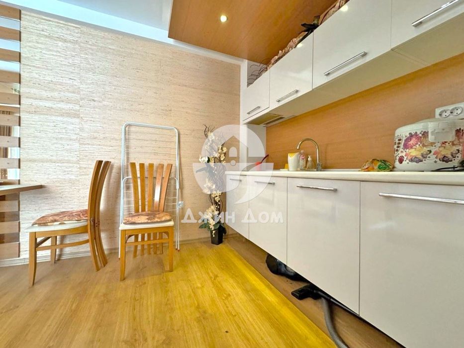 Продава се Двустаен апартамент в к.к. Слънчев бряг - 64 кв.м за 1282 €/кв.м - Снимка #3