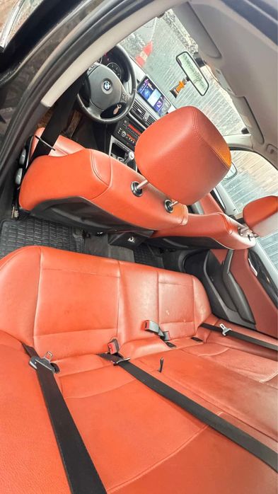 Bmw x1.
