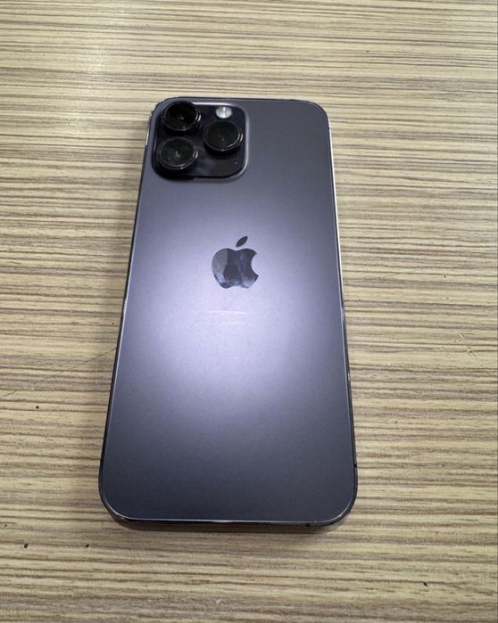 Vand iphone 14 pro de 128 gb baterie 100 capacitatea