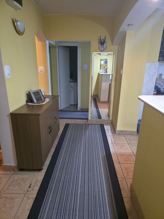 Apartament. 3 camere, 2 băi, mobilat, A/C, zona Sineasca - George Enescu