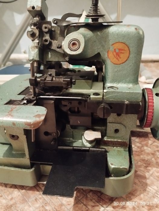 Продается оверлок