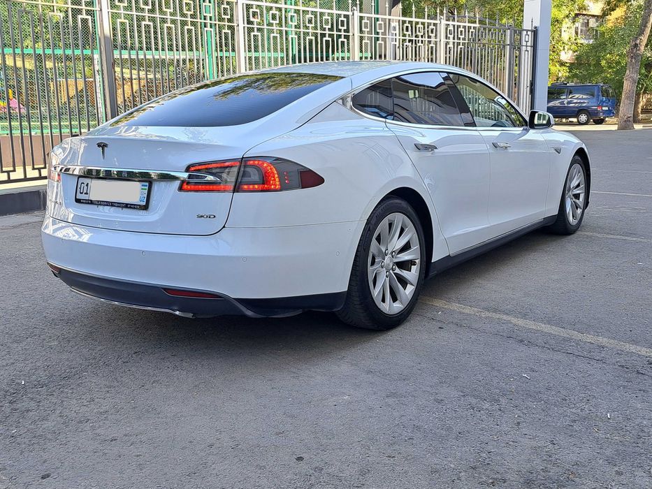 Tesla Model S 90D Dual Motor, 2016г. (USA)