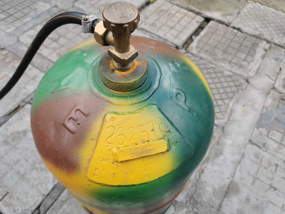 Газова бутилка с вентил