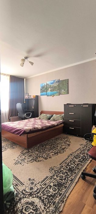 Срочно 3-х комнатная квартира на Кадышева!