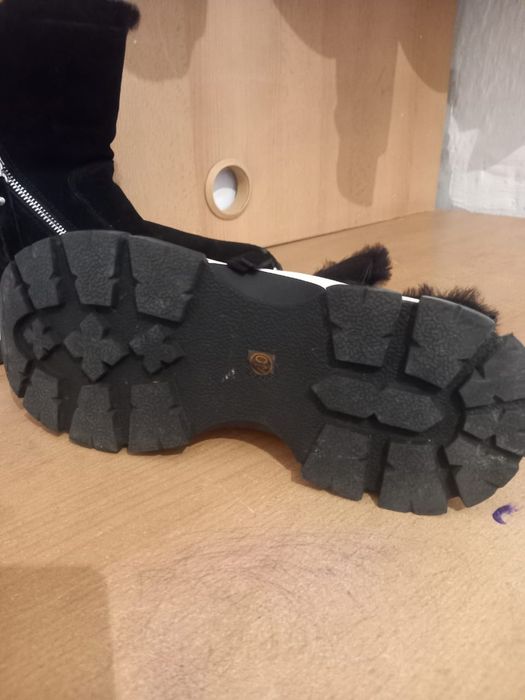 Продам замшевые сапоги