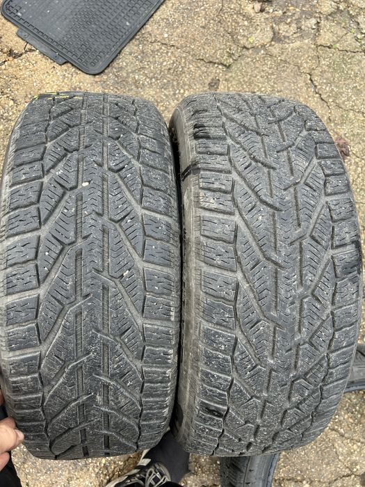 2 зимни гуми 215 50 17