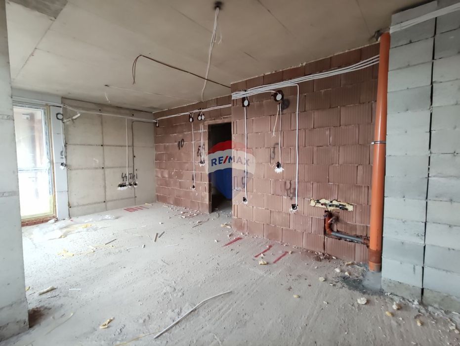 Продава се Двустаен апартамент в Варна, Възраждане 1 - 73 кв.м за 1939 €/кв.м - Снимка #2