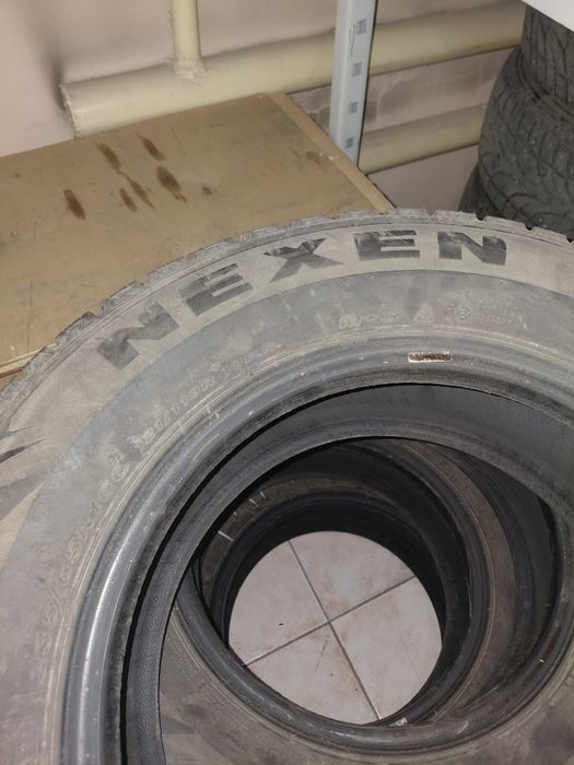 Продам резину 235/65/16С