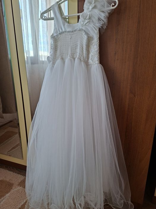 Шаферска рокля за 8-9 годишно момиче