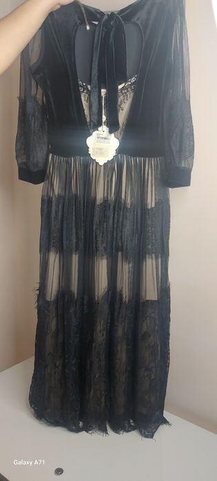 Платье вечерное с кружевами