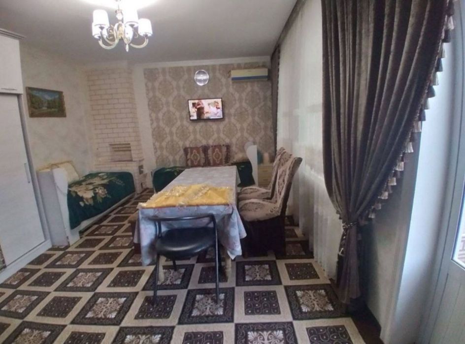 yunusobod farog'at kochada 8xonali 2 etaj hovli sotiladi!