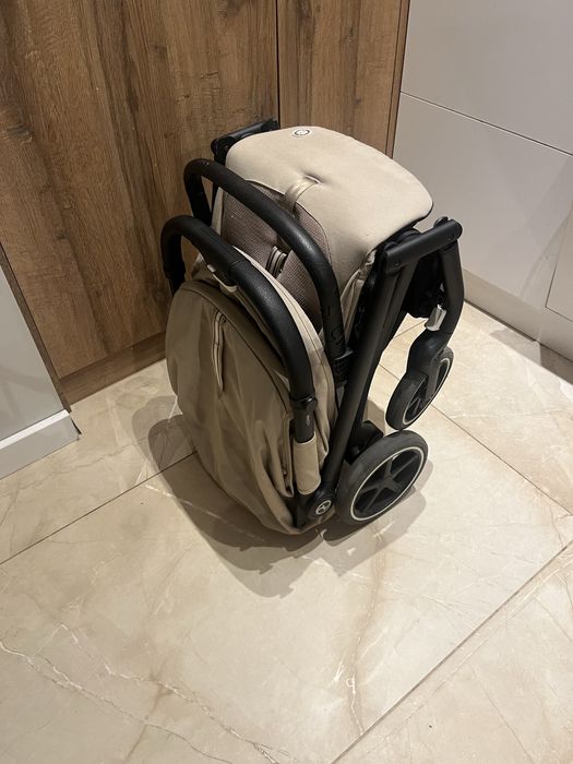 Количка Cybex Beezy