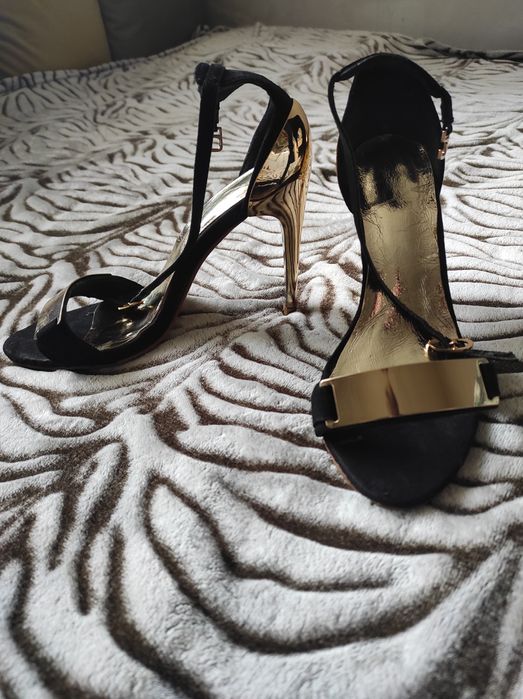 Златни Обувки 35 номер