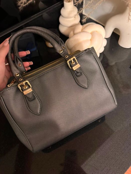 Продаю оригинальную сумку Guess