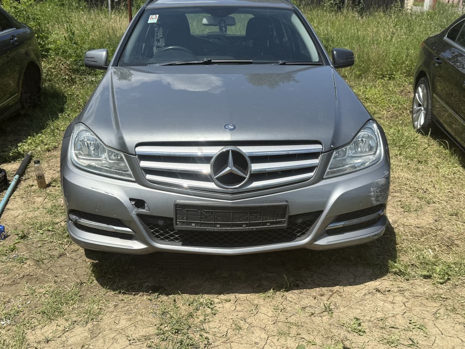 Dezmembrez Mercedes e204 cdi Break