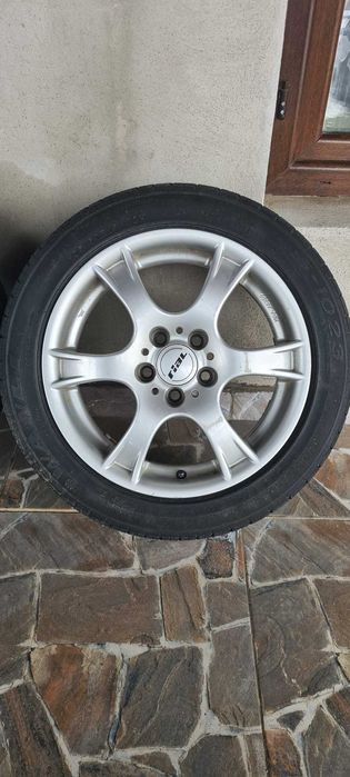 Vând roți + capace de roți pe 16.