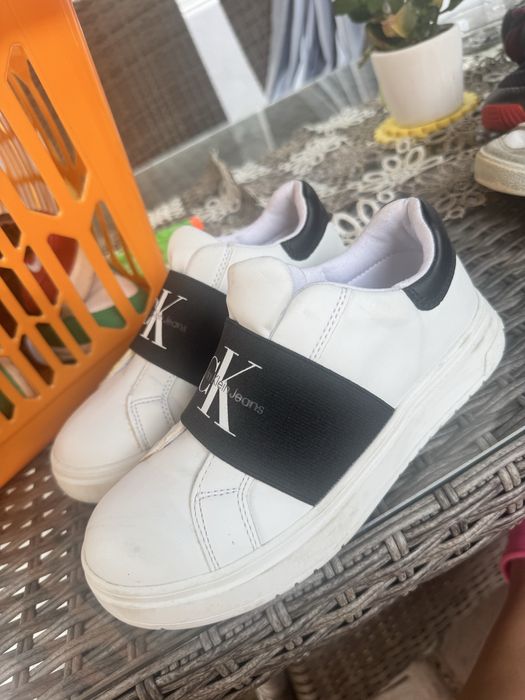 adidasi calvin klein jeans