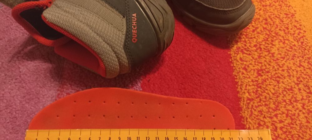 Детски спортни обувки