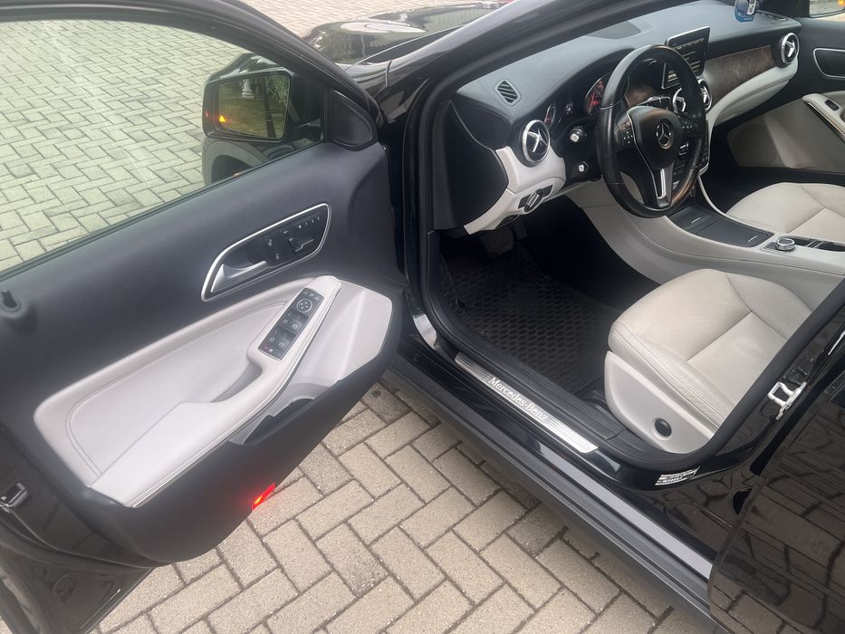 Mercedes Benz GLA 250 4 MATIC