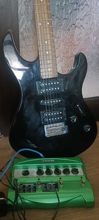 Лот китара yamaha ERG 121 и delay line 6 dl4