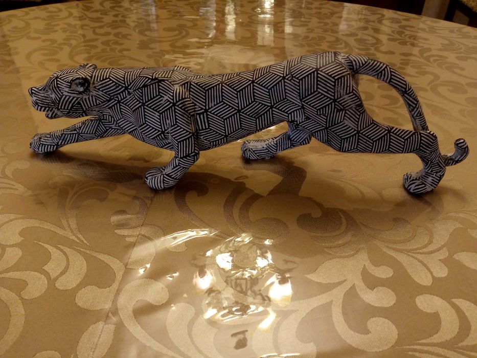 Статуэтка  кошка с подставкой для мелких предметов и гепард.Цена 1шт