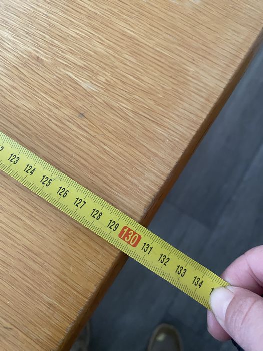 Масивни дървени маси