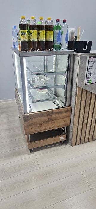 Кондитерская витрина