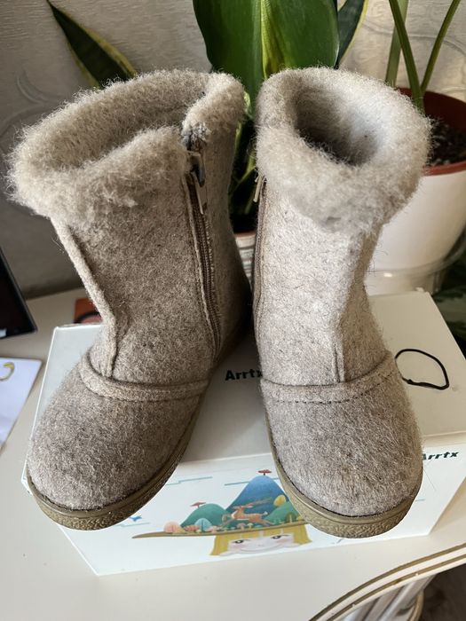 Сапоги зимние и валенки для девочки